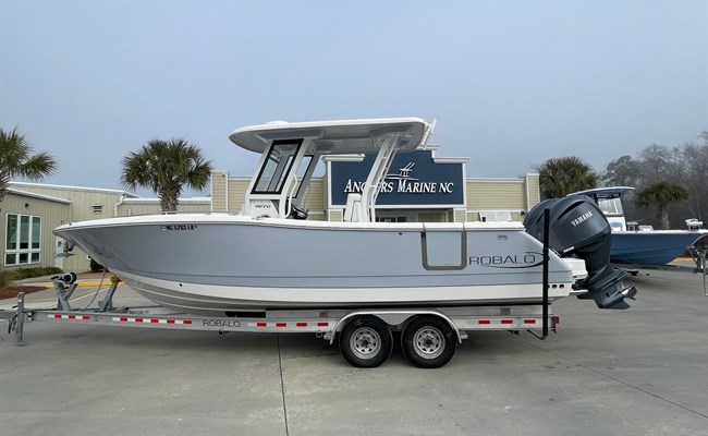 2023 Robalo R270 Alloy Gray